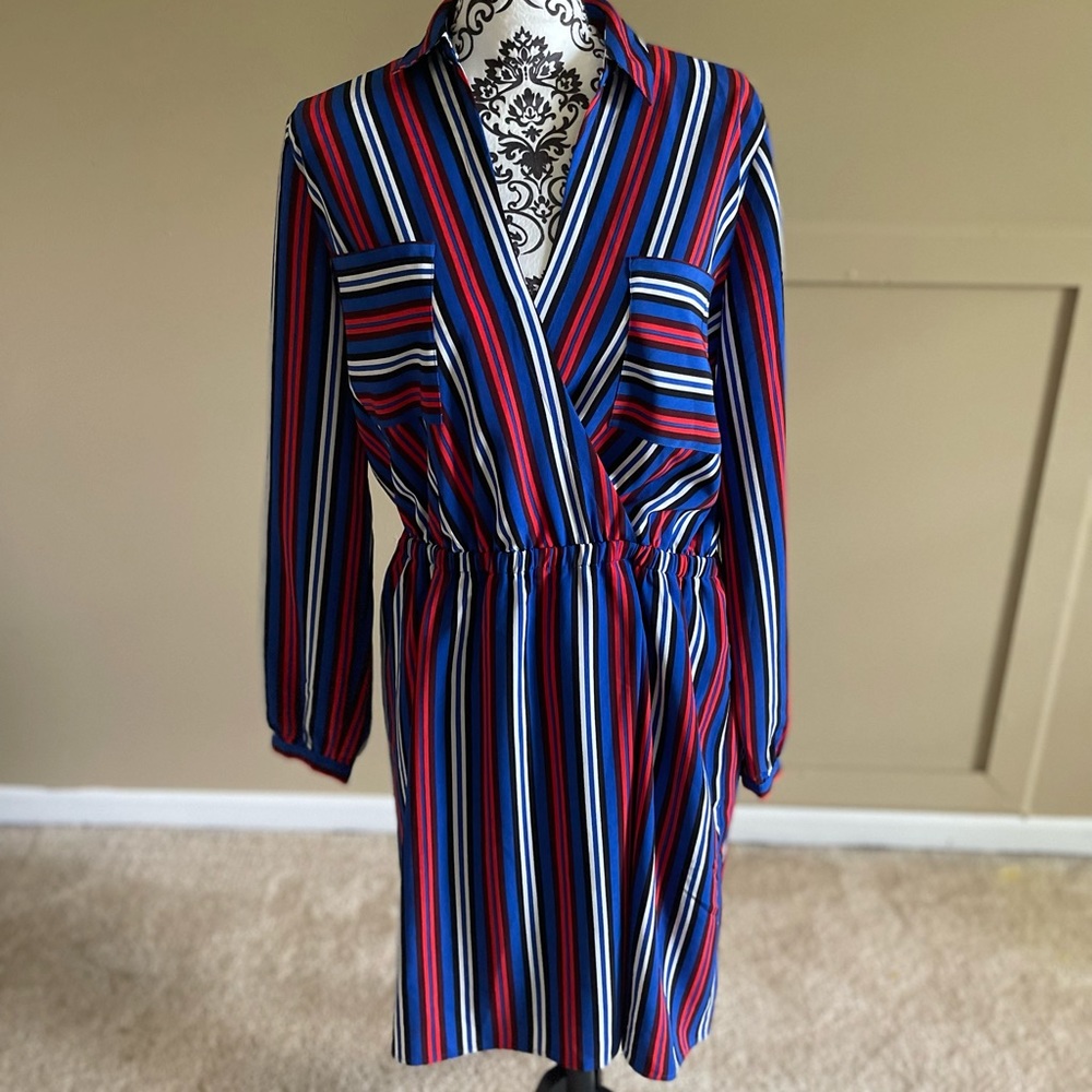 Multi colored collar dress.